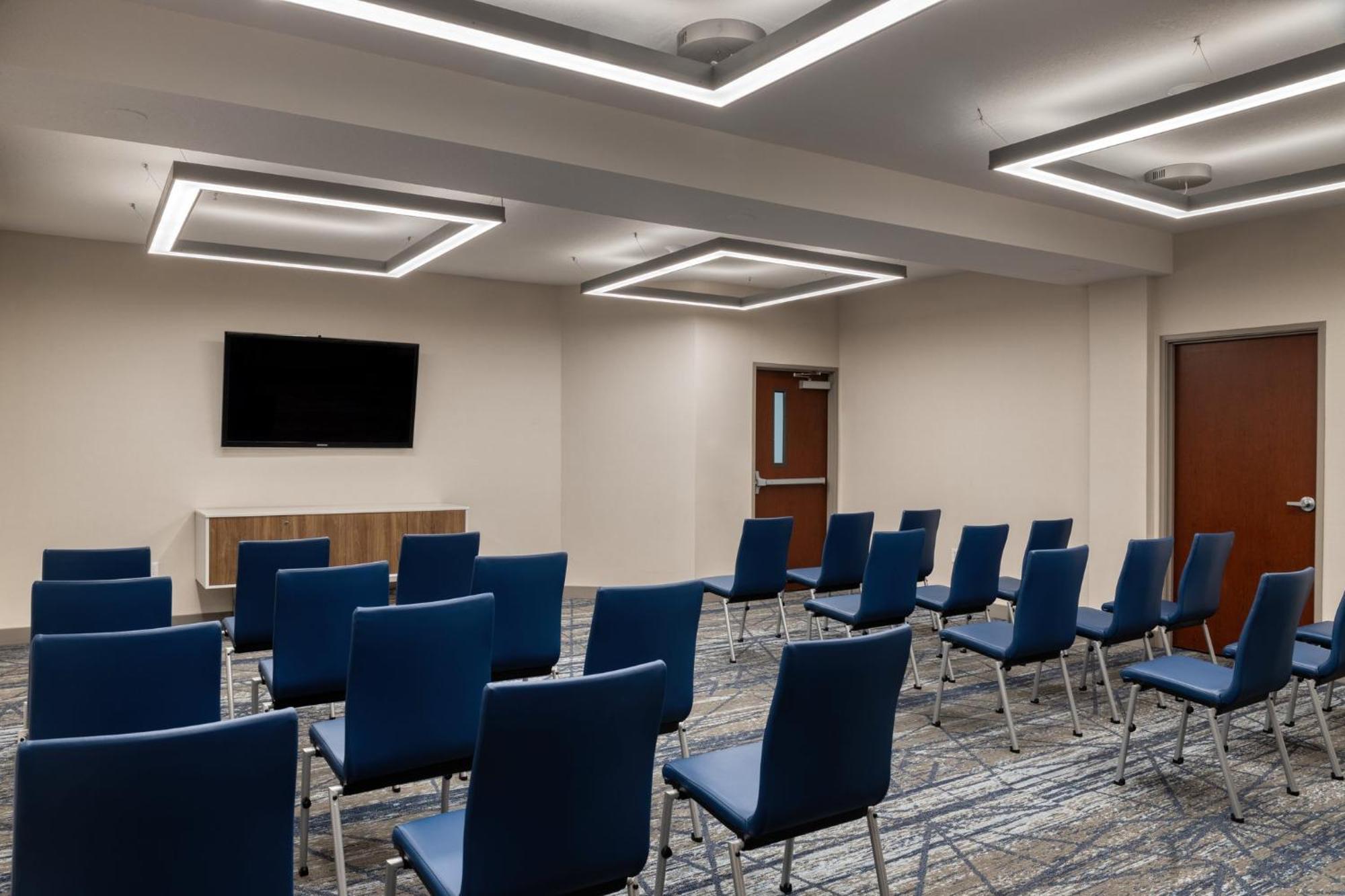 Holiday Inn Express Hotel & Suites Portland - Jantzen Beach By Ihg Εξωτερικό φωτογραφία