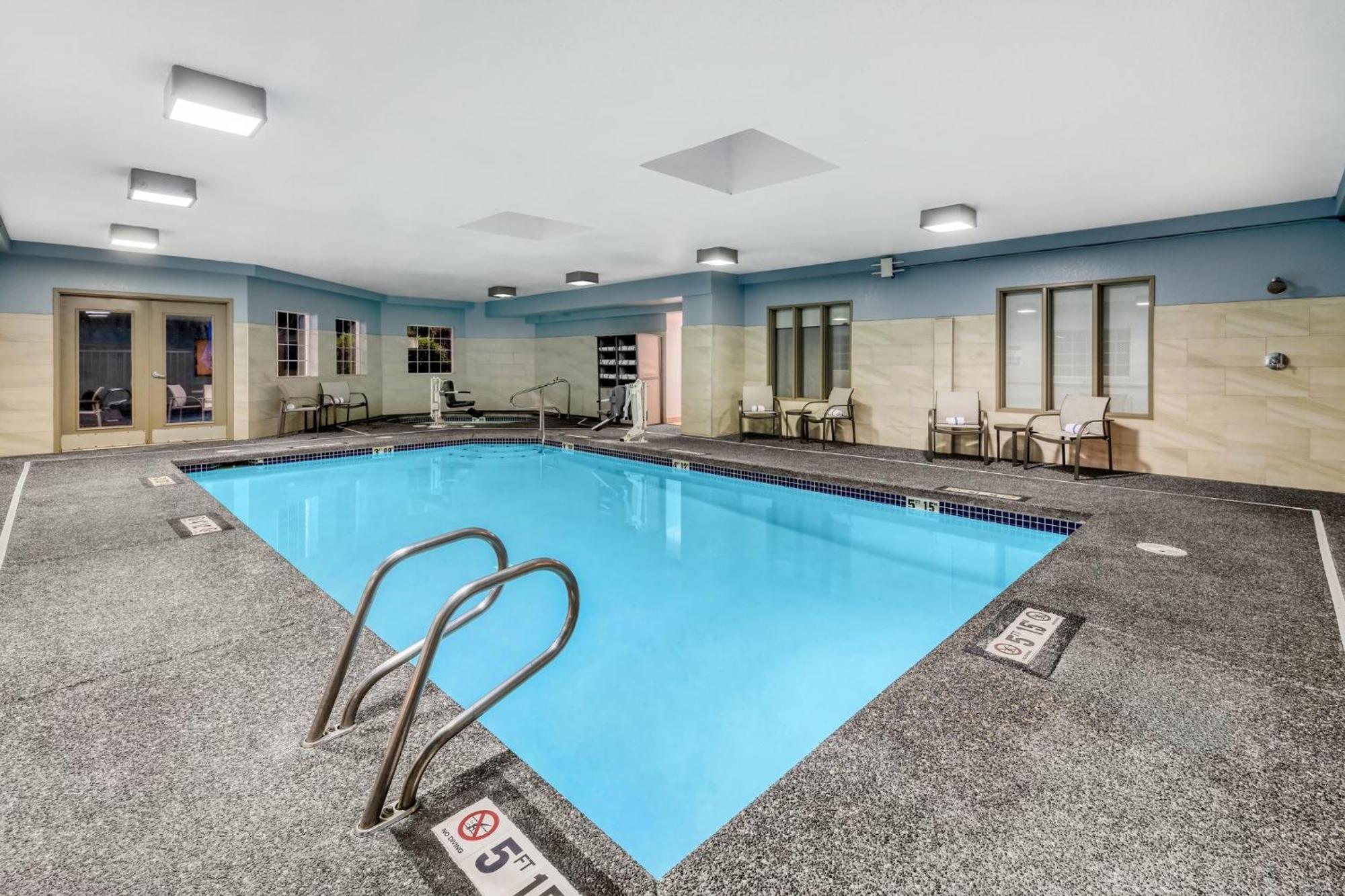 Holiday Inn Express Hotel & Suites Portland - Jantzen Beach By Ihg Εξωτερικό φωτογραφία